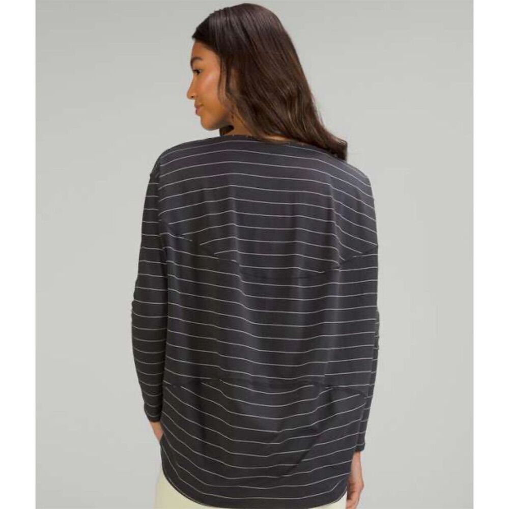 Lululemon Women's Gray Striped Long Sleeve T-Shirt Size 6‎ Casual